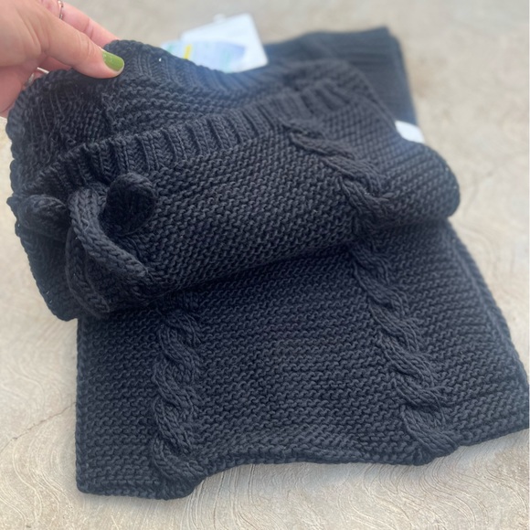 LAUNDRY | By Shelli Segal NWT Black Knit Hat & Scarf Set - Picture 2 of 5